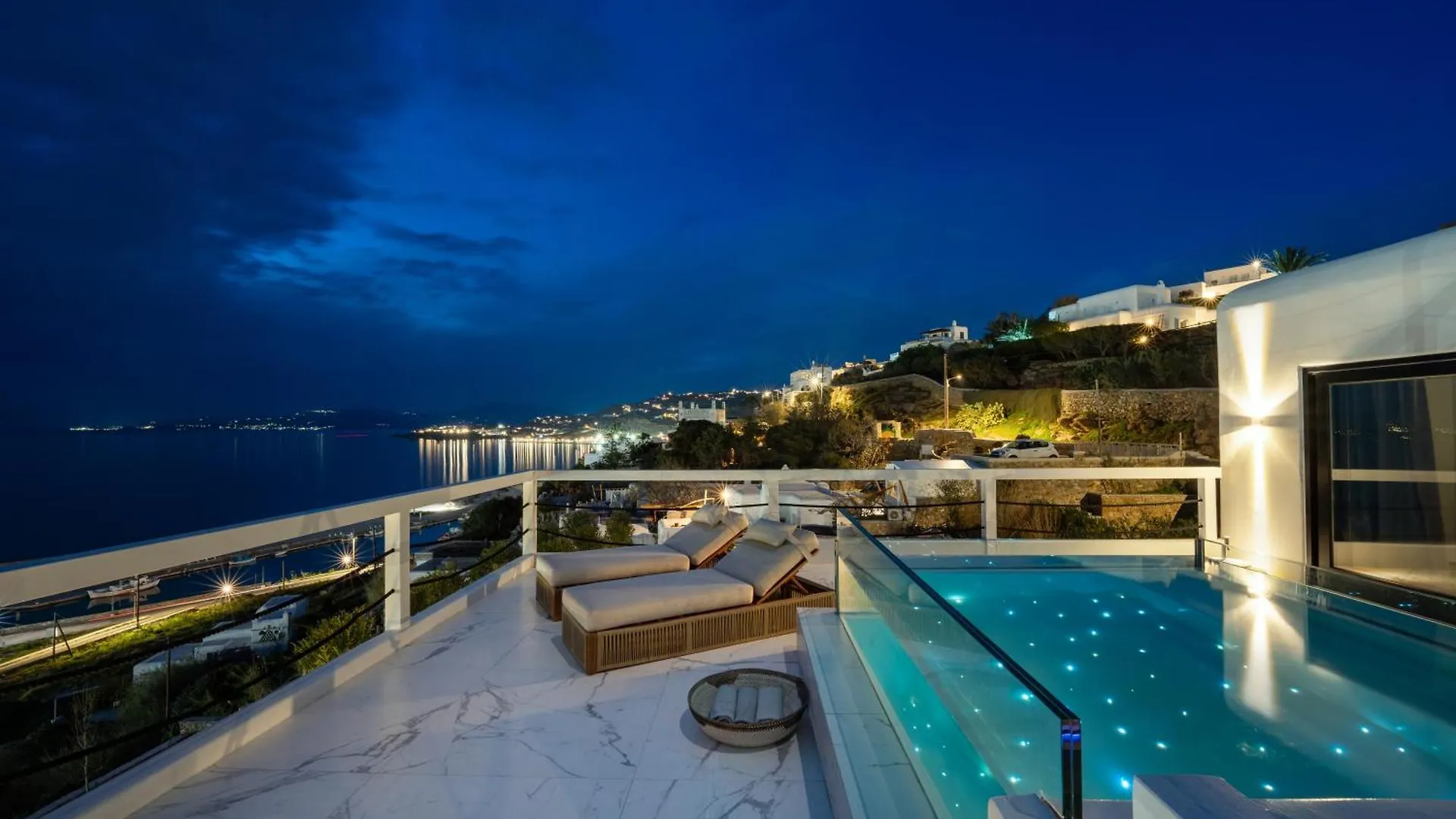 Numi Suites Mykonos Town Grekland